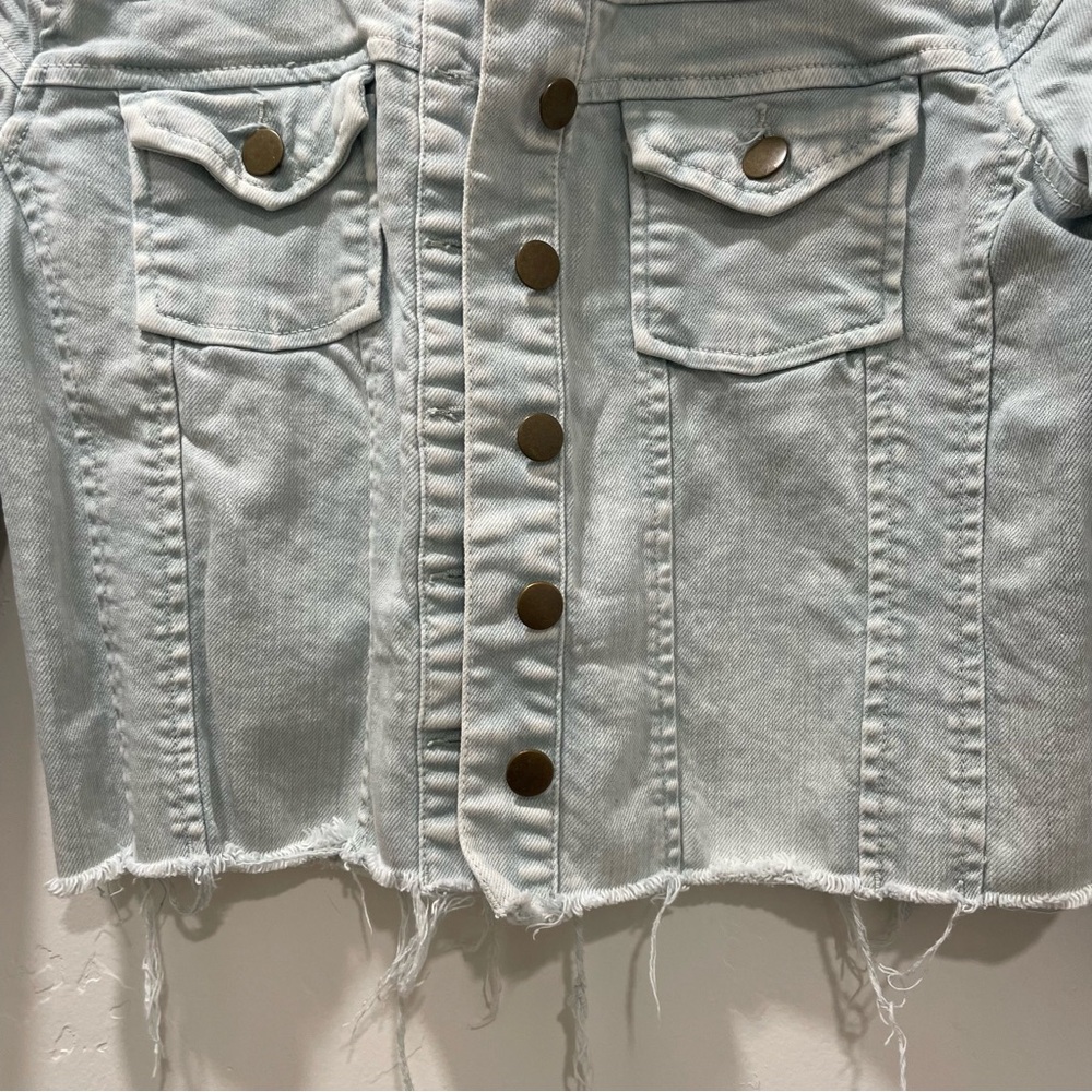 GB Girl’s Medium Light Blue Denim Jean Jacket Distressed Button Up Crop Boxy - Picture 2 of 9